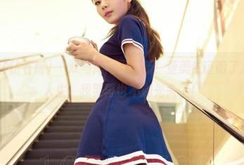 AISS爱丝(钻石版) – 双马尾写真更新！亚美依证明了发型能改变人生，我要再也不剃光头了！