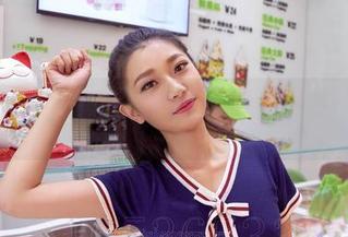 AISS爱丝(钻石版) – 噢，文静的肉色紧身裙作品包，真是藏不住的魅力！