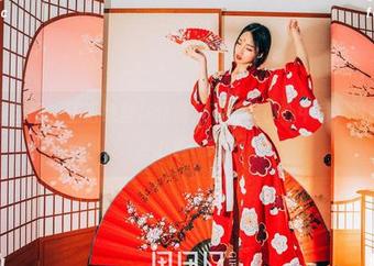 GIRLT果团网 – 王语纯丝袜作品，下载后小心中毒，可能会在沙发上坐一天！