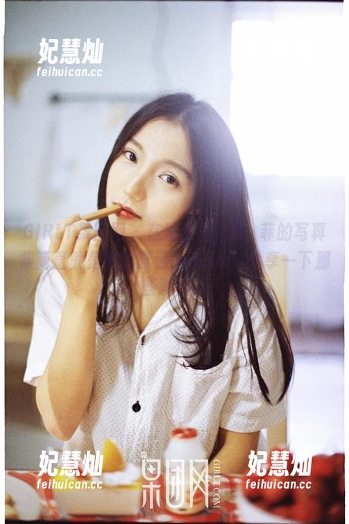 GIRLT果团网-龚玥菲 GIRLT果团网 - 在泳池里,龚玥菲的写真集简直就是我的夏日dream!分享一下那些瞬间。