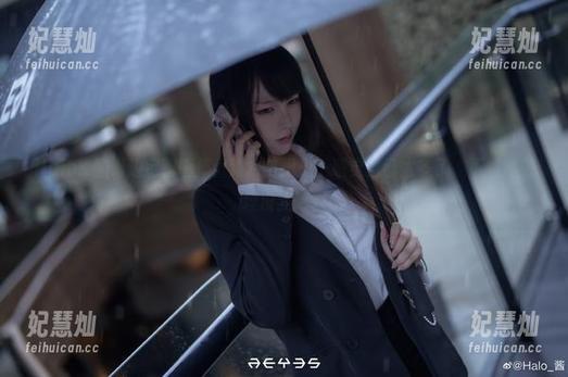 Halo_酱 Halo_酱海边定制图集:海水与阳光,感觉自己太多了,不如她来埋没我吧。