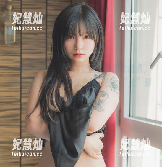 “Hizzy(히지)”泳装原图资源大盘点，看完我终于明白了什么叫光芒，“光”都不敢来了。