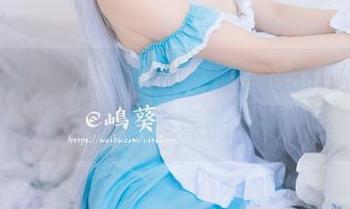 写真全集揭秘：喵糖映画黑色制服少女，光影和姿态真的有毒！