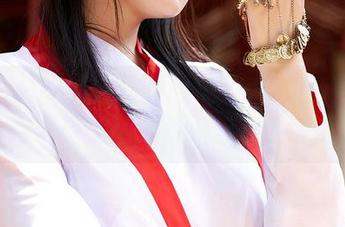 MiiTao蜜桃社 – 追寻桃乃香Tina：女仆写真中的细腻情感与动人瞬间