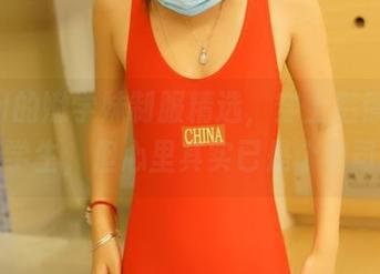 ROSI的嫩学妹制服精选，穿上后你会像个小学生，但心里其实已是个老司机！