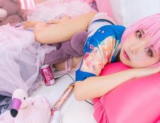 从修女到女神：Tomiko(とみこ)私房美图的转变让我有点晕。