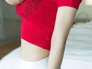 UGirls尤果网 – 从食材到美味，乔依琳的厨娘图包高清曝光，你敢不点？