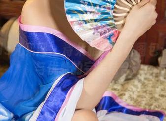 UGirls尤果网 – 诗朵雅的短裙图包：性感与优雅的完美结合