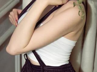 UGirls尤果网 – 谭晓彤校服私拍资源大公开：学生时代的怀旧还在吗？