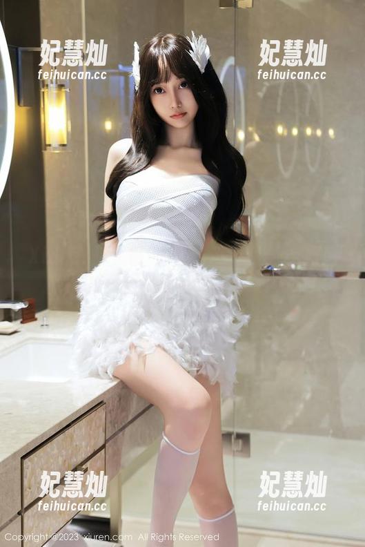 Xiuren秀人网-Elise谭晓彤 Xiuren秀人网 - Elise谭晓彤:空姐风采的定制图片,谁能不心动呢?