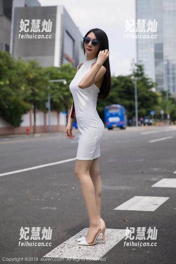 Xiuren秀人网-刘钰儿 Xiuren秀人网 - 刘钰儿美脚套图精选,每张都像是轻柔的低语