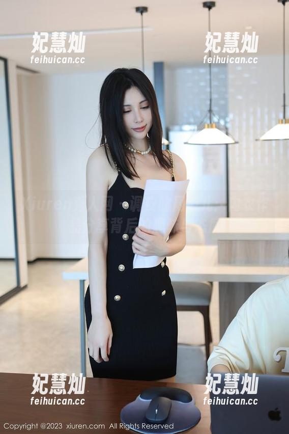 Xiuren秀人网-周波儿 Xiuren秀人网 - 调皮的周波儿:内衣作品分享背后的趣味与态度