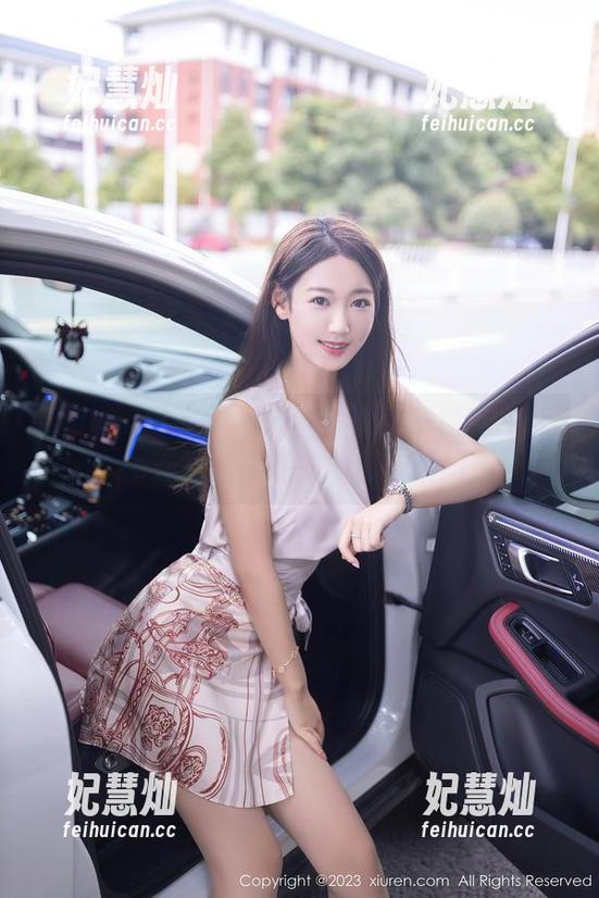 Xiuren秀人网-子纯儿Annie Xiuren秀人网 - 灰丝写真:子纯儿Annie在细腻质感中的那些瞬间