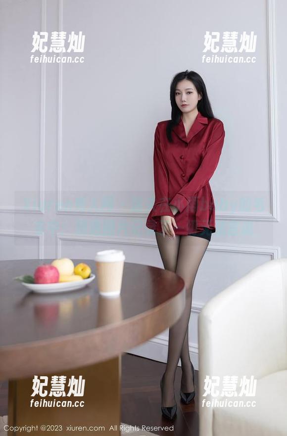 Xiuren秀人网-小雨baby Xiuren秀人网 - 迷失在小雨baby的毛衣中:精选图片记录了一切无法言说
