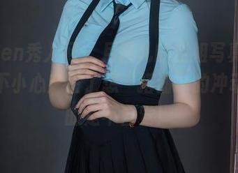 Xiuren秀人网 – 月酱儿的空姐写真，让我一不小心产生了想“搭讪”的冲动，真的是不自觉！
