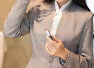 Xiuren秀人网 – 最新泳装套图！李七喜的魅力，谁能抗拒这样的夏日诱惑？