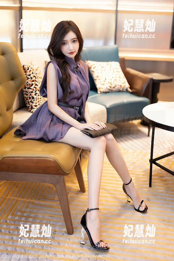 Xiuren秀人网-王馨瑶Yanni Xiuren秀人网 - 短裙+王馨瑶Yanni=原图中的完美比例,光影下好似在轻声低语。