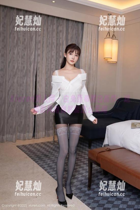 Xiuren秀人网-白兔西希 Xiuren秀人网 - 白兔西希黑白新作:这摄影风格竟然能这么无趣