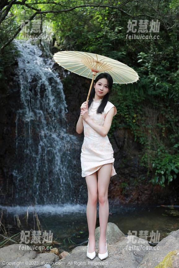 Xiuren秀人网 - 奶牛不止于牛奶——盼盼龙女sunny写真集下载，看她如何化身奶牛小女子！