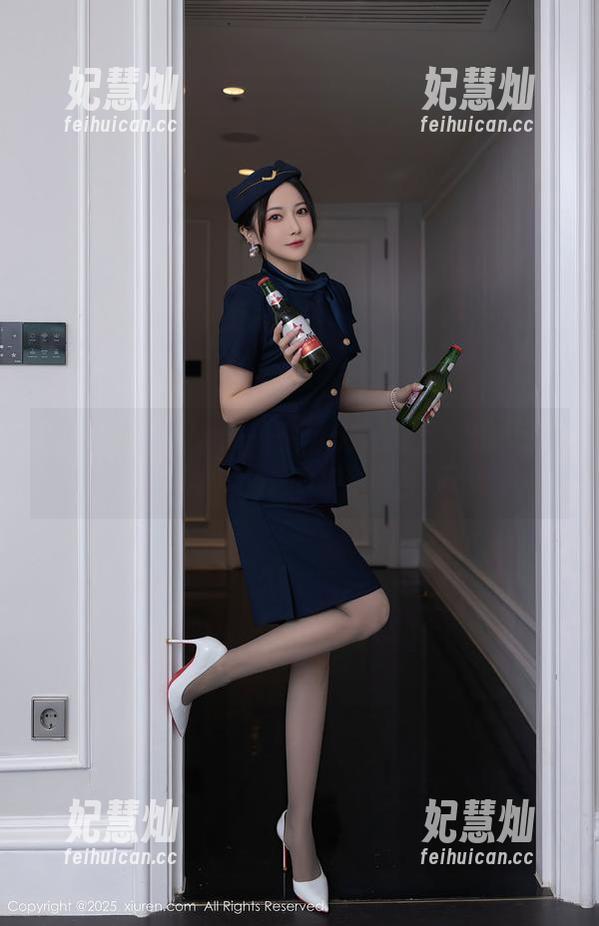 Xiuren秀人网-陆萱萱 Xiuren秀人网 - 一起走入陆萱萱的无圣光世界:制服OL旅拍合集!