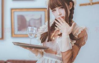 coser衣衣带你入梦：一组高清吸血鬼护士服套图，不敢闭眼！