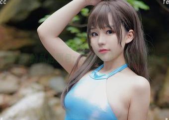七七娜娜子的私拍图包：风纪委员？更像是个诱惑！