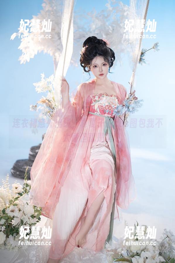 夏夏子 连衣裙意外出镜,夏夏子的cos图包我不太懂但就是爱