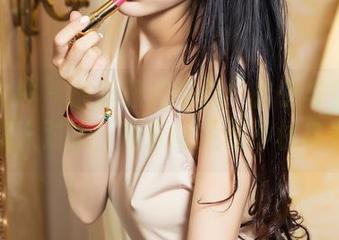 头条女神 – 最新照片曝光！玄子与空姐制服的双人对决，简直让人忍不住多看几眼