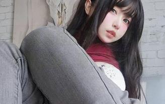 探索女主K的美脚图集，分享那些绽放温柔的时刻，嗯，就这样！