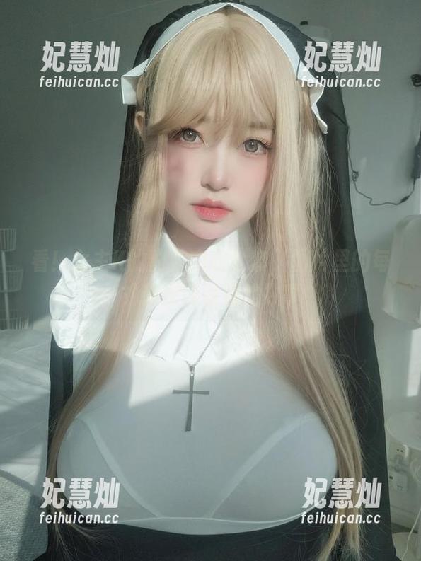 女主K 看!女主K的豹纹内衣全套,图片里的每一寸都在诉说她的故事!