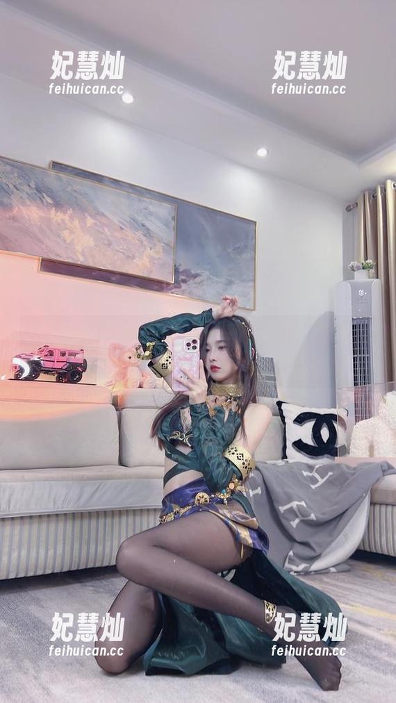 小小奶瓶儿 网络火爆!小小奶瓶儿泳池特辑:在线资源等你来