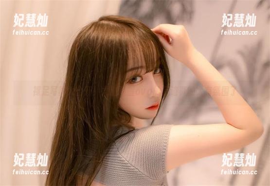 裸足写真大公开！尤猫醒醒ovo的足迹真的太有氛围了