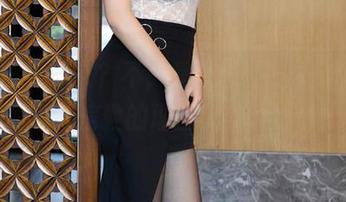 尤蜜荟 – 修女？不，是张思允Nice的高清图包，信教的理由又多了一个！
