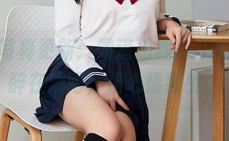 尤蜜荟写真更新：霸道总裁Edition，没醉在酒吧，但心情摇曳。