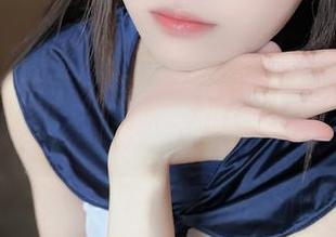 在线观看布丁大法：蓝色连体泳衣背后的阳光故事