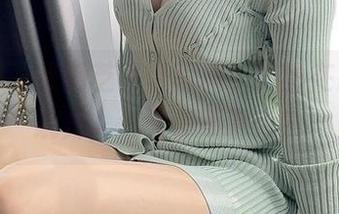 微密圈 – 徐莉芝吊带写真，光影在肌肤上跳舞，怎么停不下来？