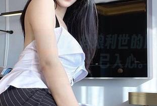 谁说肉丝就只能啃？抖娘利世的原图图集打破你的想象！已入心。