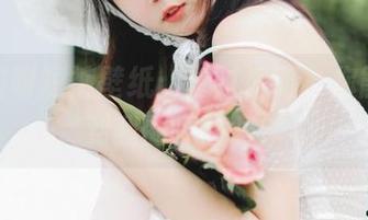 是依酱呀短裤壁纸：透过屏幕，你能感受到我的呼吸吗？
