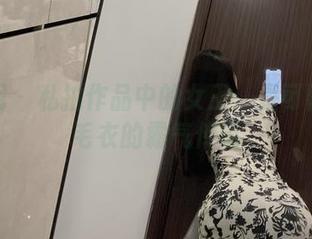 微密圈 – 私拍作品中的女王：是可馨耶红毛衣的霸气传说