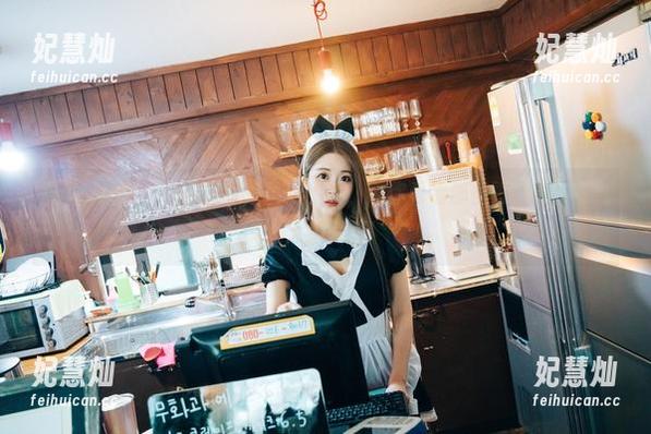 普美(bomi)校园写真：最新图集，带你看看那些再小的花也有大大的梦想！