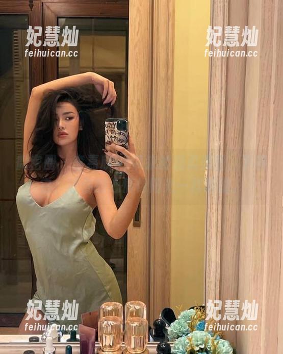 李嘉欣97 微密圈 - 李嘉欣97带来的温柔美图,下载它,让你的心情像阳光一样明媚。