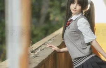 桜井宁宁：泳池里的cos梦境，下载分享幸福！