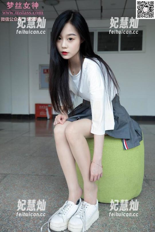 梦丝女神-灵唯 梦丝女神 - 灵唯的制服美图,简直让我重温了一次青春的悸动,心脏又被吊起来了。