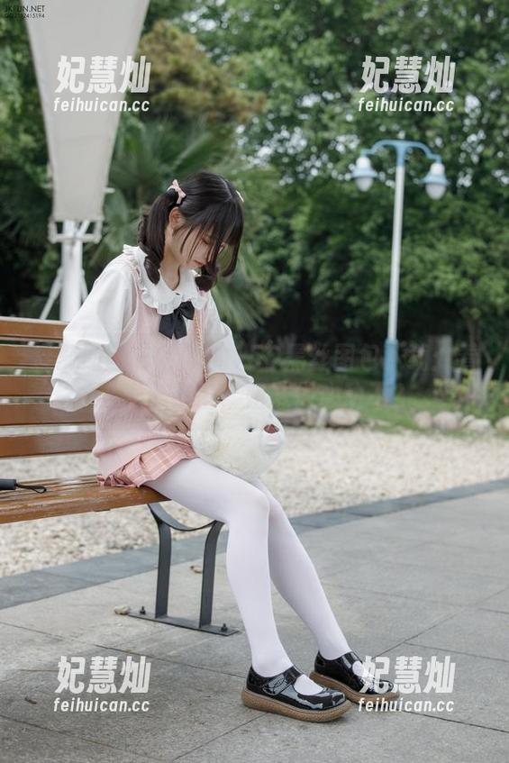 森萝财团-杪夏 森萝财团 - 杪夏的15D黑丝图包下载:看这光影交错,姐妹们心动不?