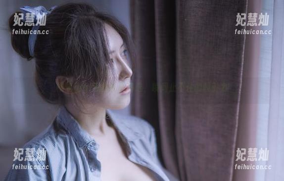 樱晚gigi黑丝写真精选，瞬间止不住的吸引力