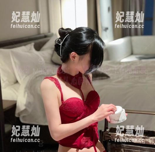 牛奶里的果汁 微密圈 - 泳衣流光:牛奶里的果汁写真全集让人心醉神迷