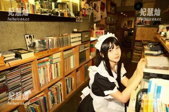 白莉爱吃巧克力 在线迷失在白莉爱吃巧克力的闺房JK:透过镜头看见的故事