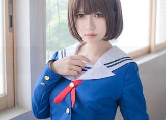 走进白金Saki的世界：吊带袜写真全集，带你飞入未知！