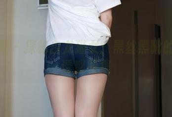微密圈 – 探秘白龙猫女：黑丝黑靴的高清诱惑图集