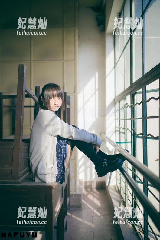 神乐坂真冬 电量不足?神乐坂真冬写真集教你如何用光影找到温暖